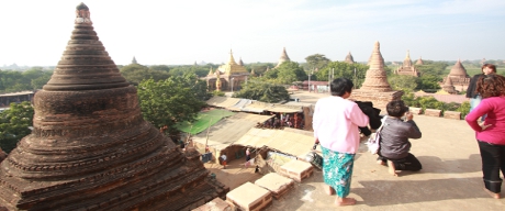 Endless sight of Bagan Pagodas.
